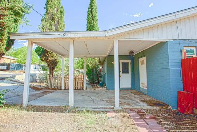 $180,000 | 372 North 5th Street, Globe, AZ 85501