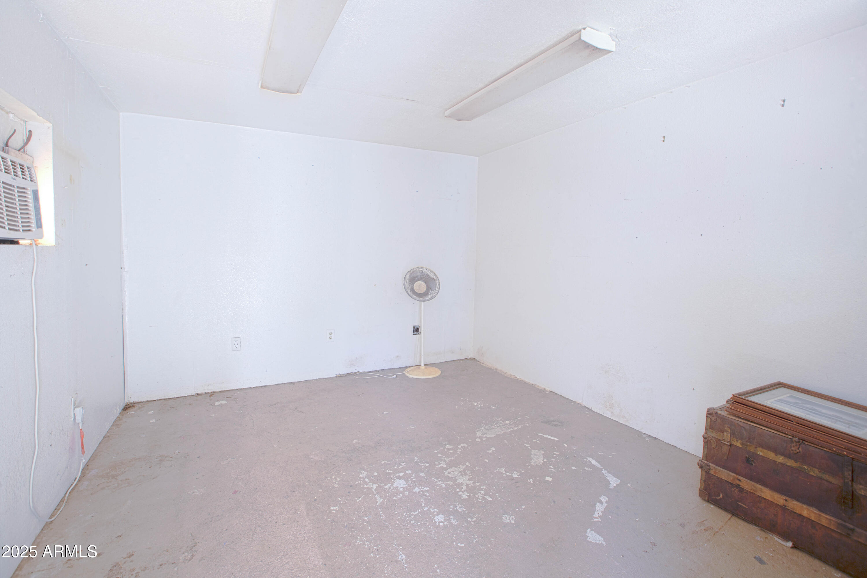 372 North 5th Street Globe, AZ 85501 - Photo 8 of 23 013