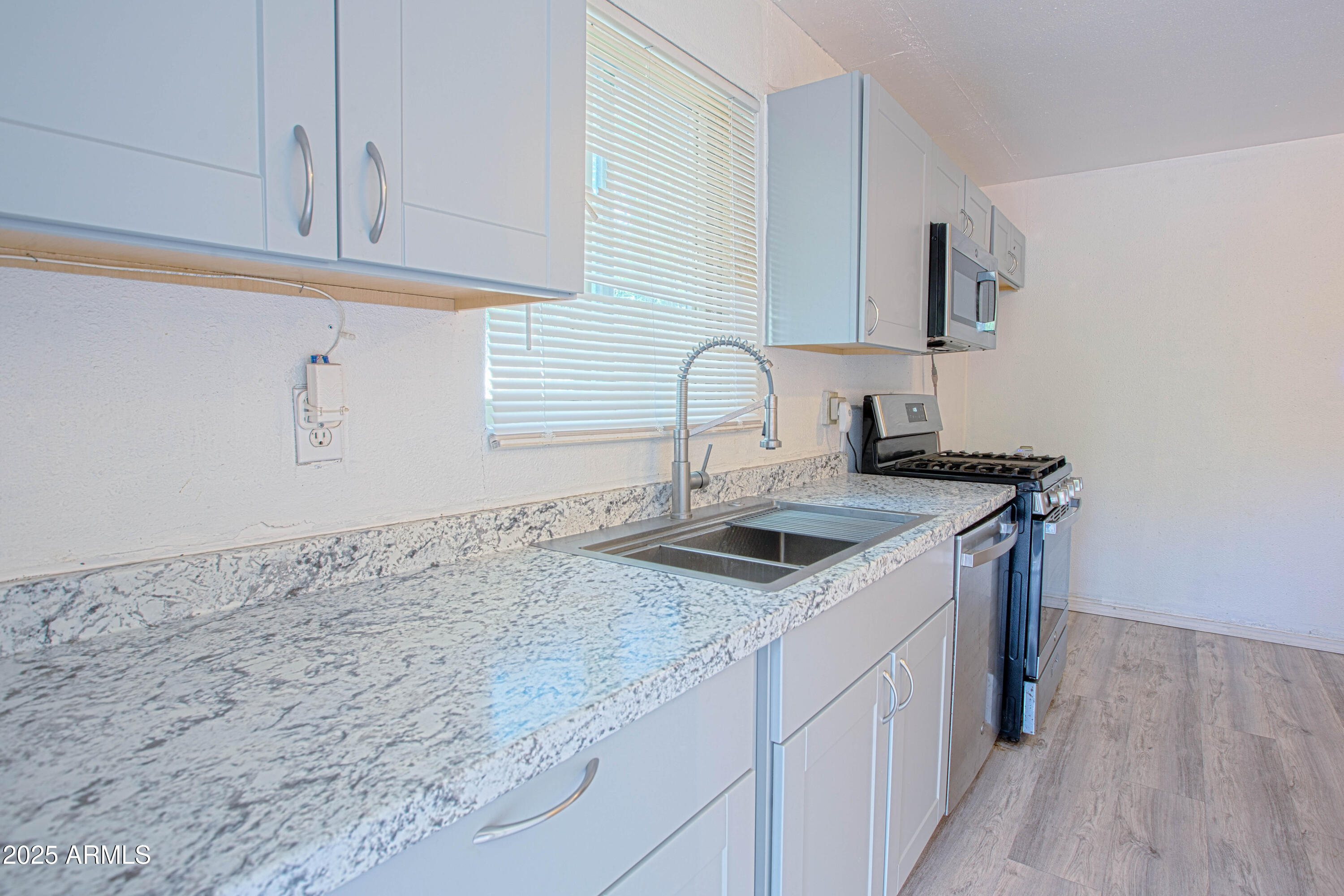 372 North 5th Street Globe, AZ 85501 - Photo 10 of 23 015