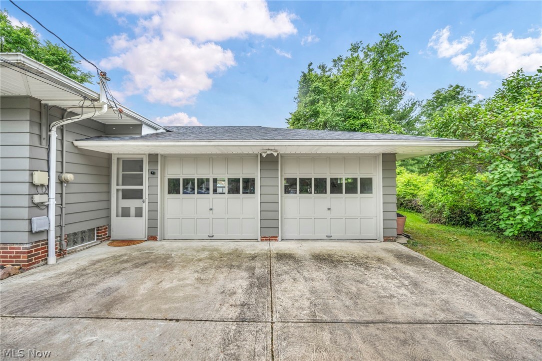 13843 Drake Road Strongsville, OH 44136 - Photo 5 of 45 View of garage