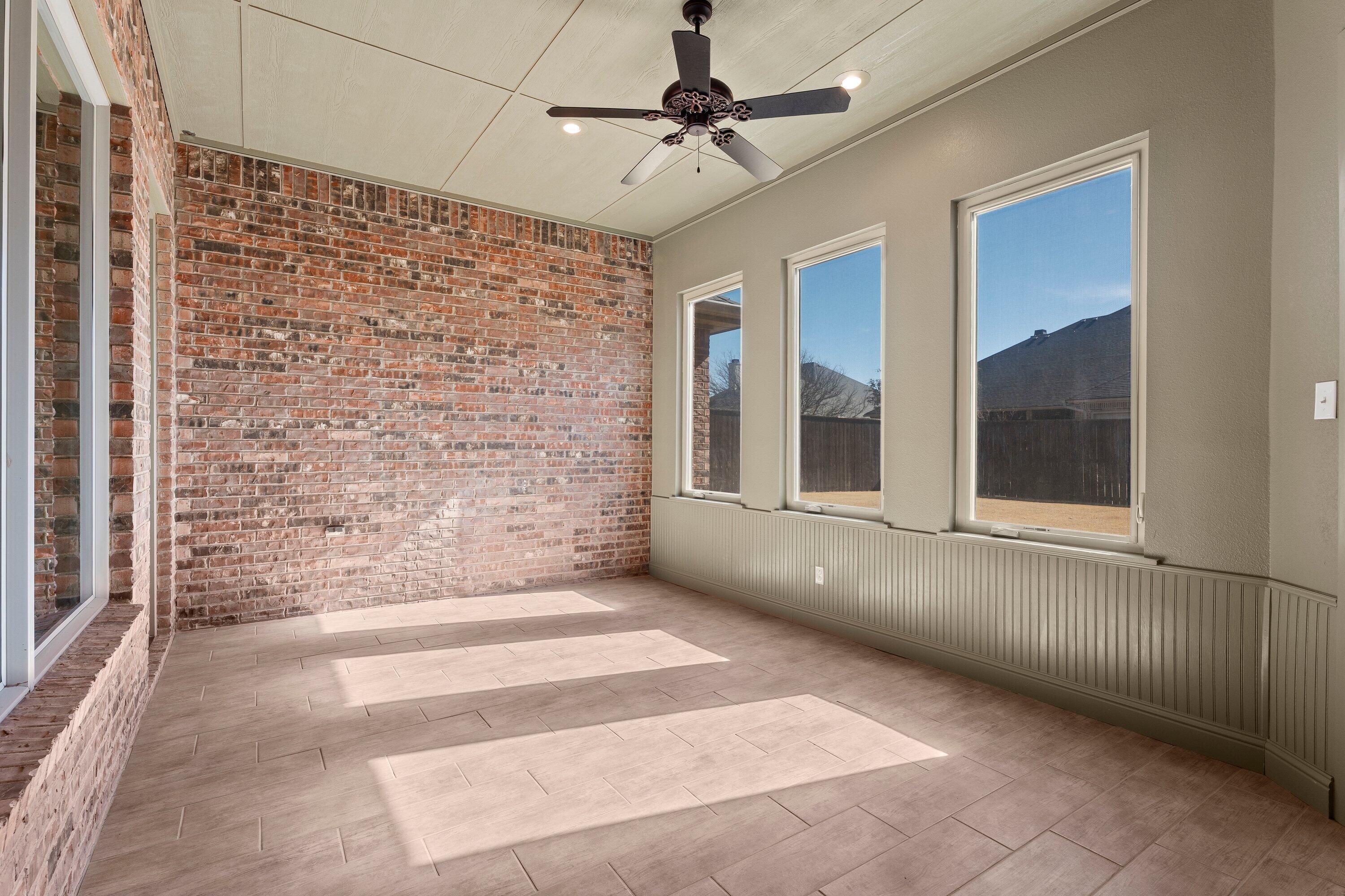 4507 101st Street Lubbock, TX 79424 - Photo 31 of 36 enclosed patio