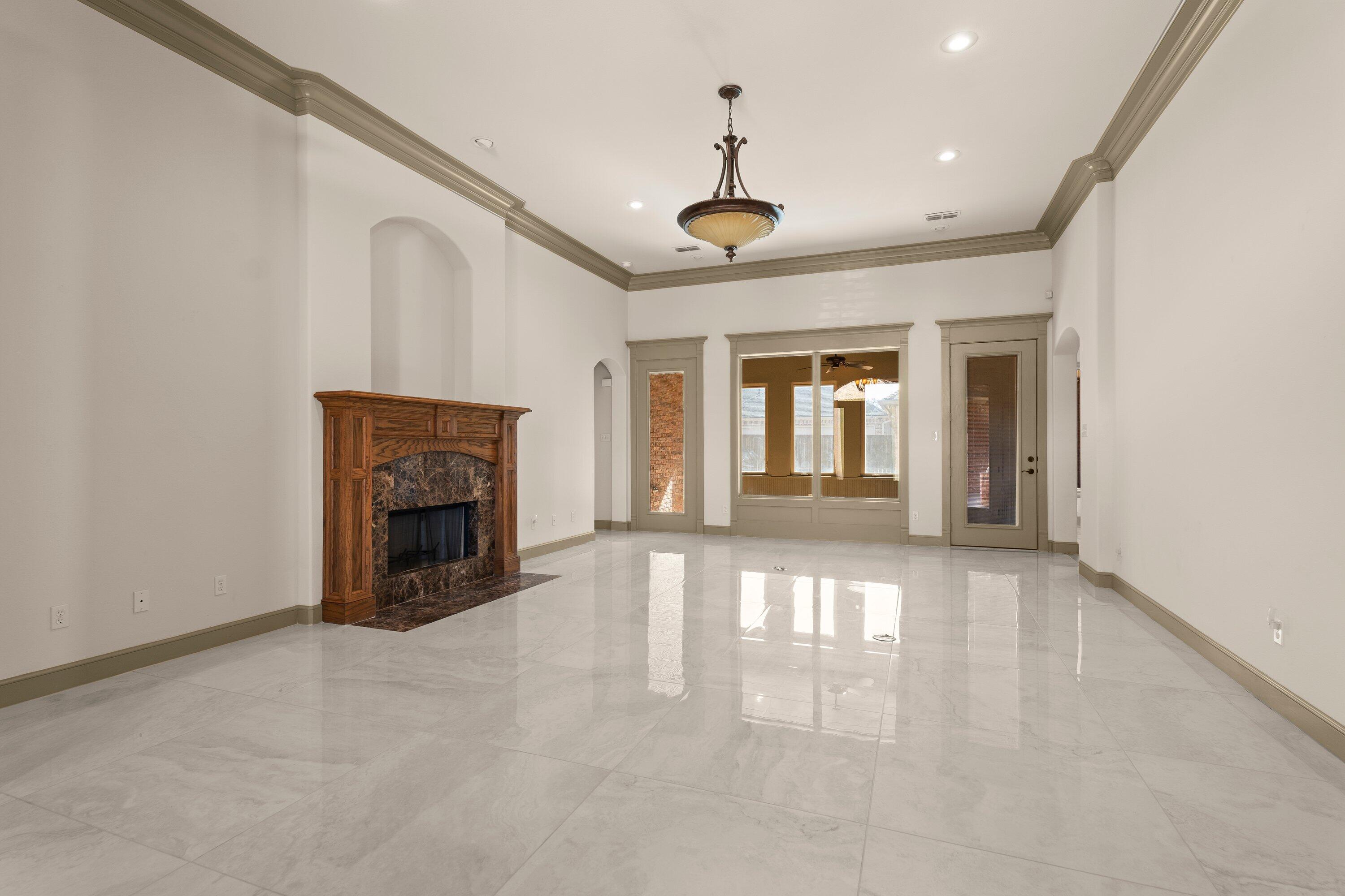 4507 101st Street Lubbock, TX 79424 - Photo 7 of 36 living room