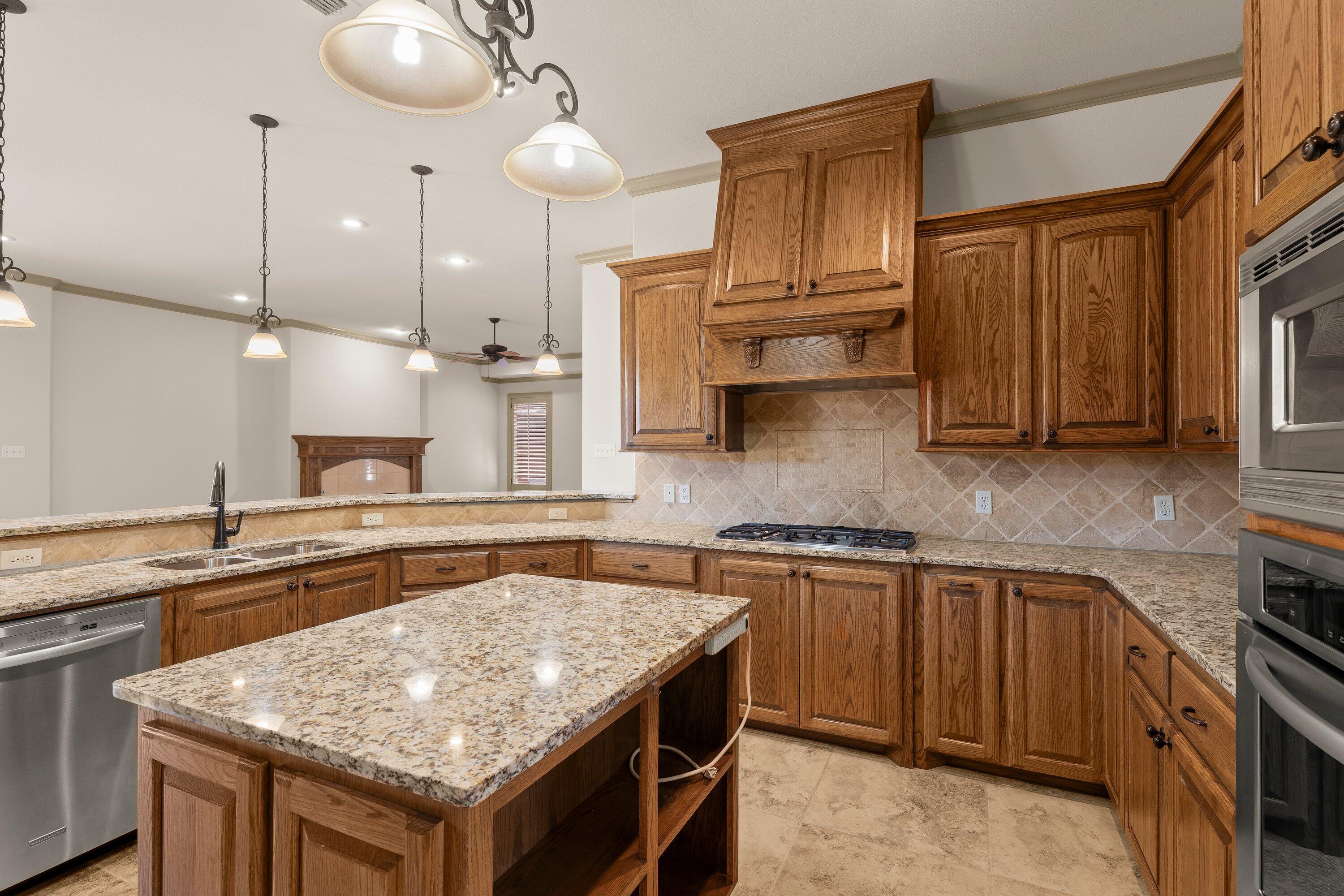 4507 101st Street Lubbock, TX 79424 - Photo 10 of 36 kitchen 2