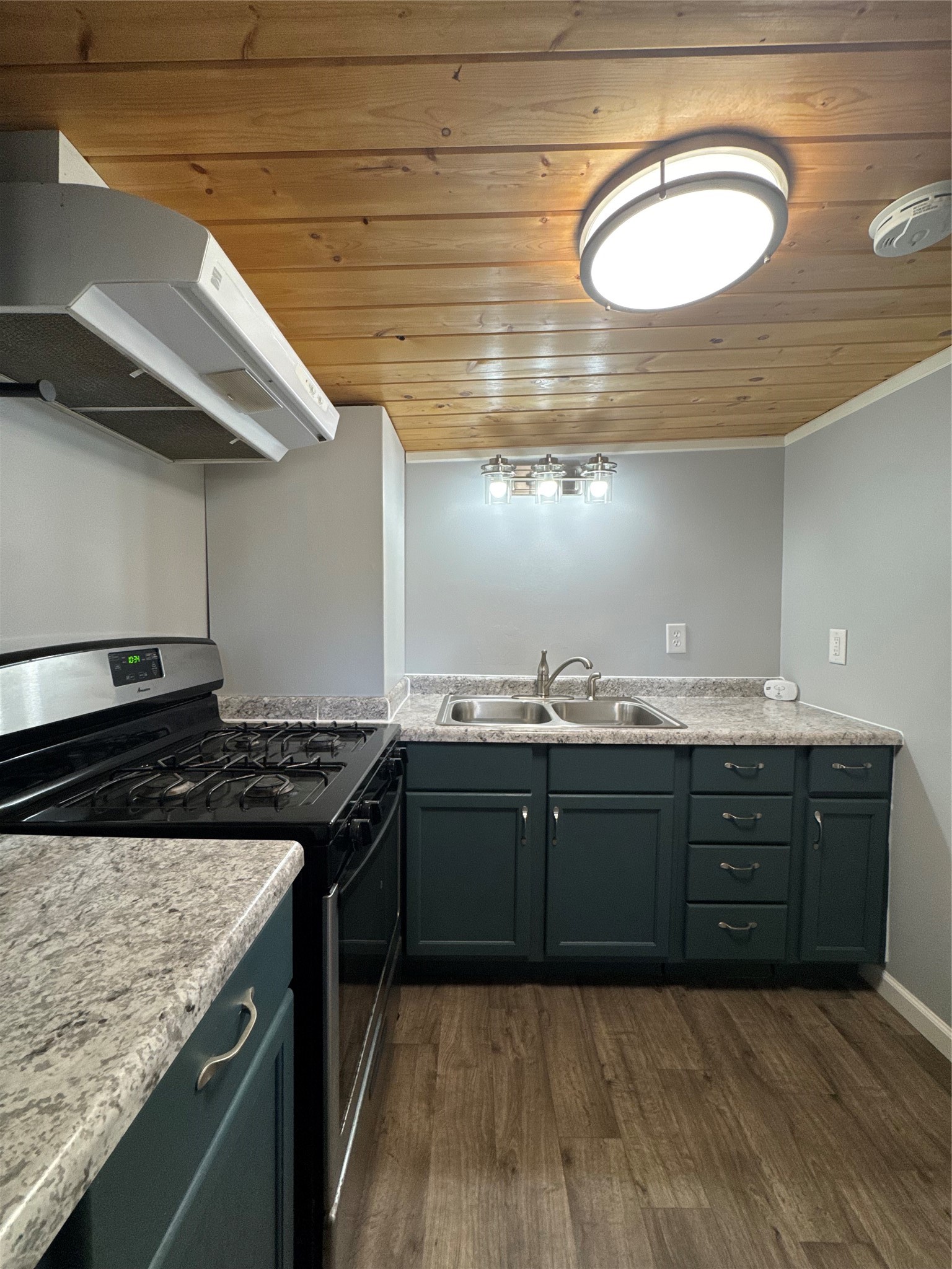 314 College Street Spooner, WI 54801 - Photo 4 of 11