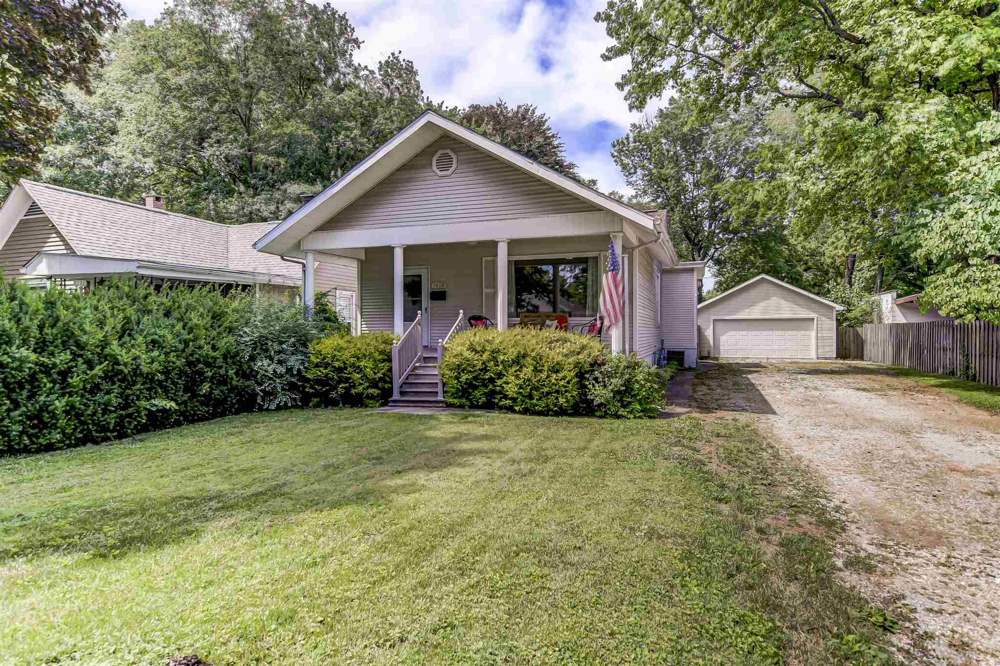 1219 West Edwards Street Springfield, IL 62704 - Photo 1 of 31