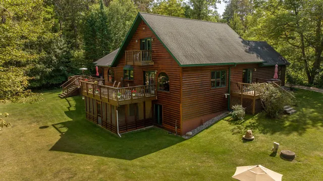 $825,000 | 1048 County 11 Northwest, Hackensack, MN 56452