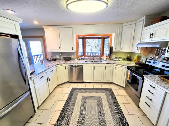 $800,000 | 1048 County 11 Northwest, Hackensack, MN 56452