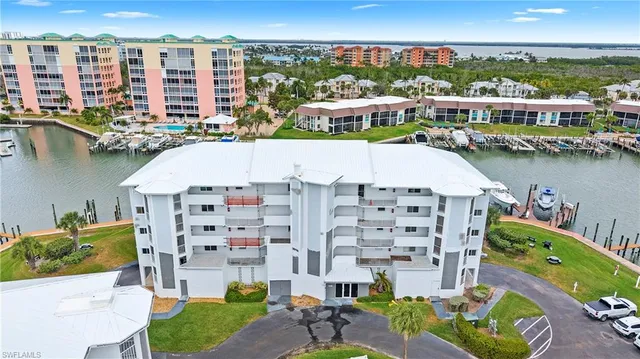 $585,900 | 4551 Bay Beach Lane, Unit 253, Fort Myers Beach, FL 33931