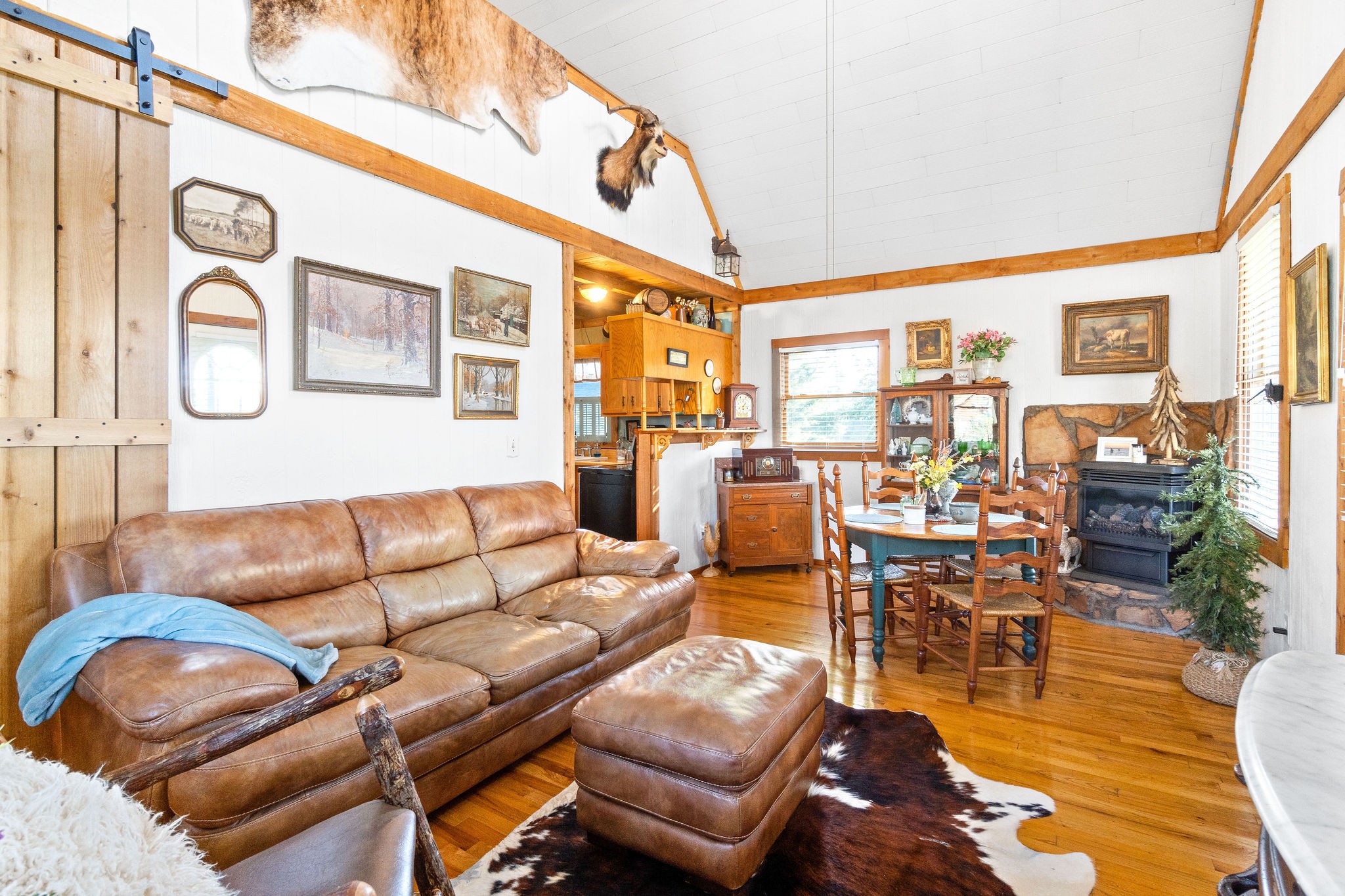 1792 Mosley Ferry Road Chapmansboro, TN 37035 - Photo 7 of 31 Gallery Image 7