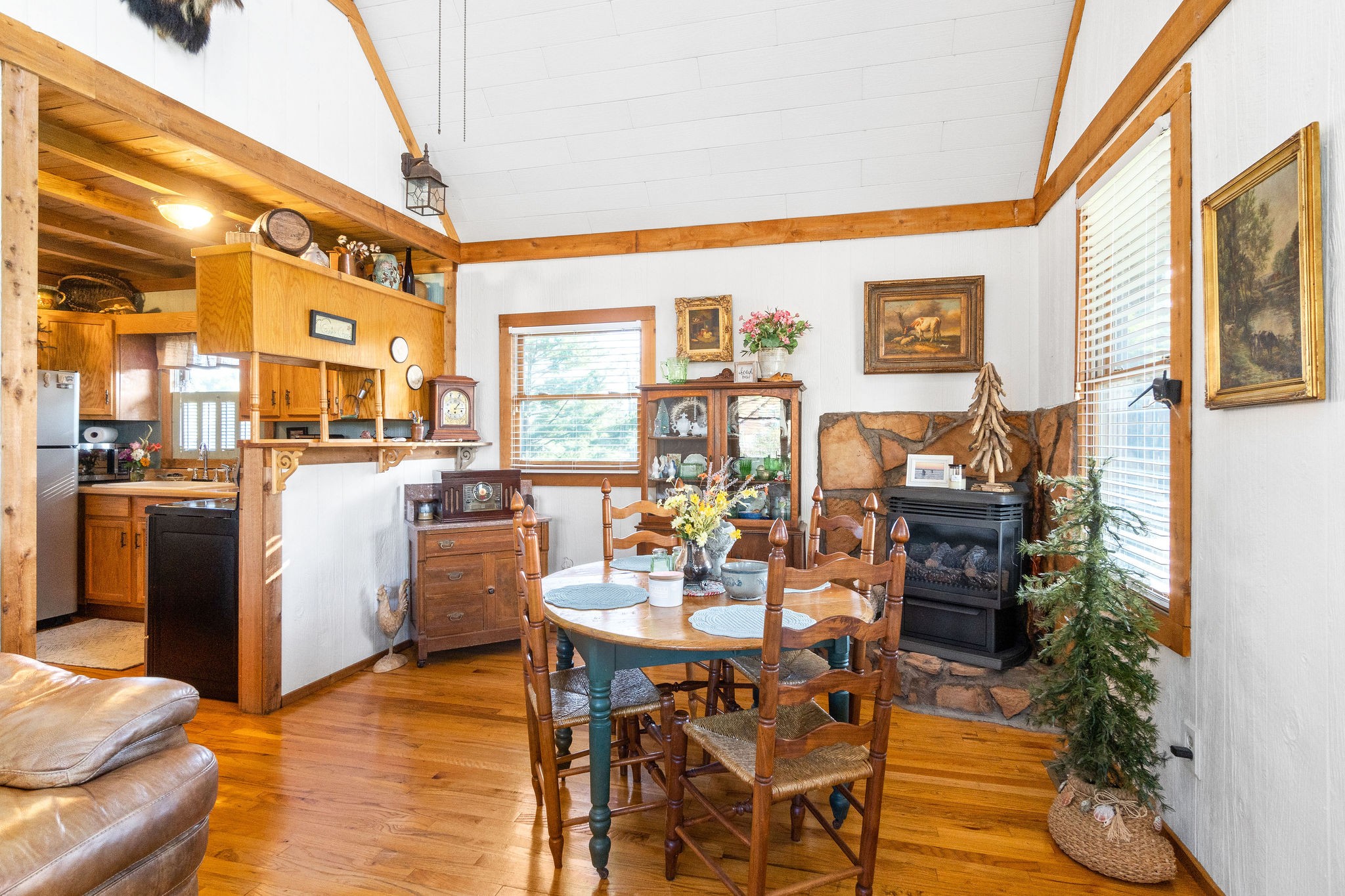 1792 Mosley Ferry Road Chapmansboro, TN 37035 - Photo 9 of 31 Gallery Image 9