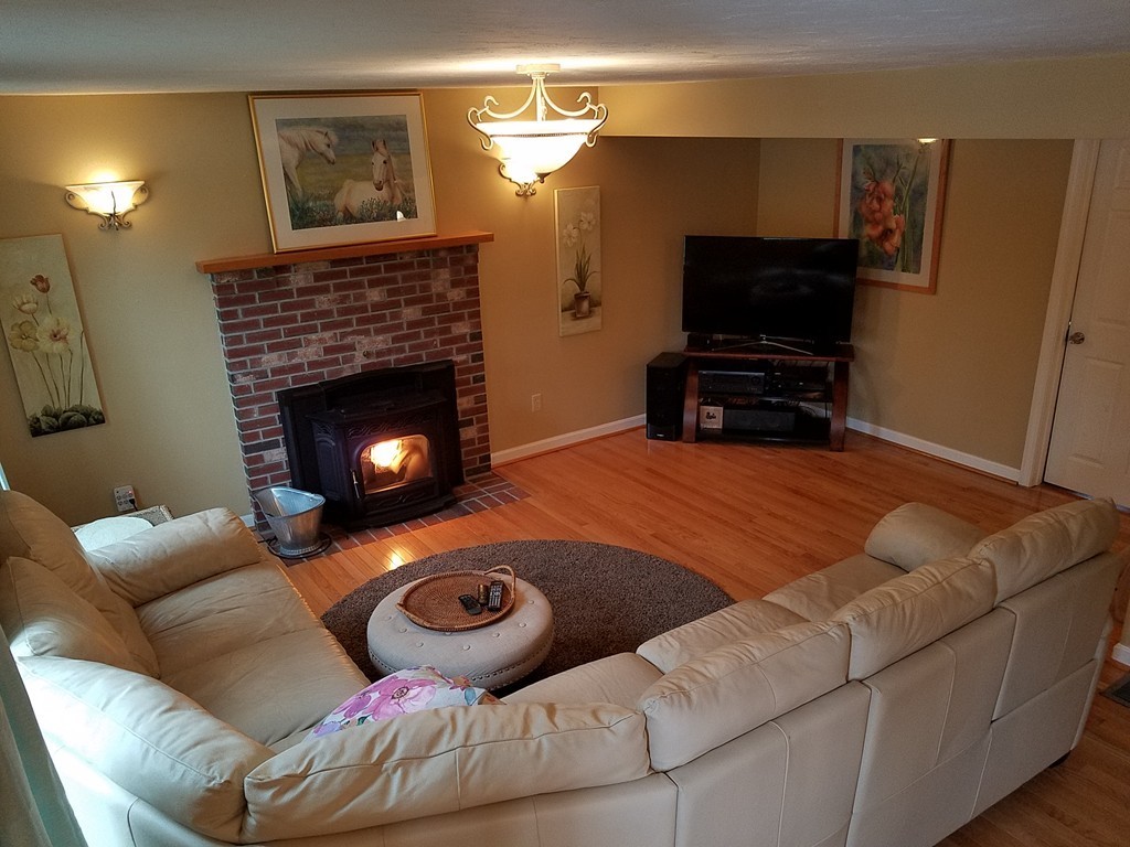 3 Azel Road Lakeville, MA 02347 - Photo 4 of 16