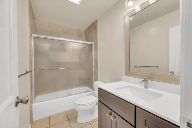 $289,900 | 7 Embarcadero, Unit 115, Oakland, CA 94607