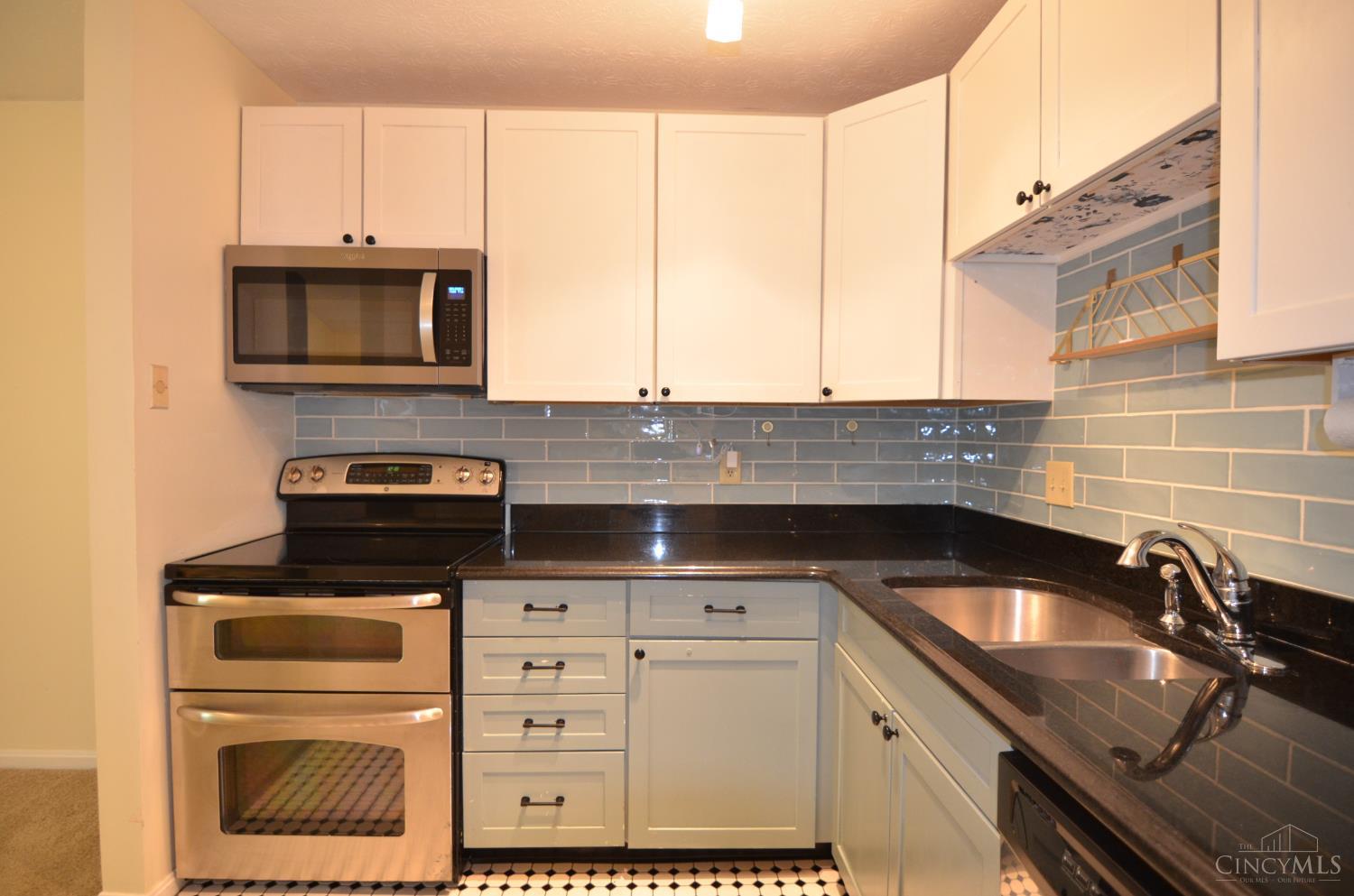 6355 Corbly Road, Unit 1 Cincinnati, OH 45230 - Photo 4 of 20 Gallery Image 4