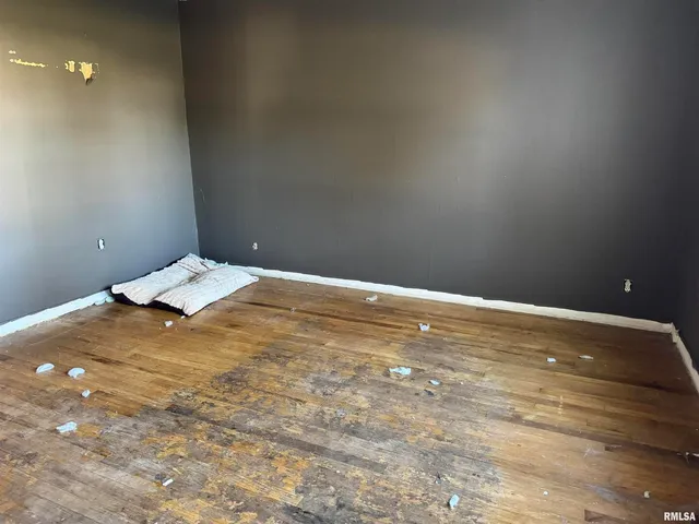 $35,000 | 301 East Calvert Street, Marion, IL 62959