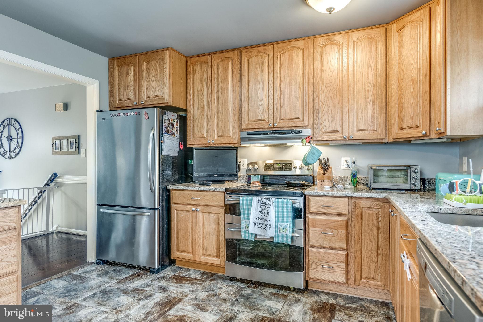 1208 East Kennedy Road Sterling, VA 20164 - Photo 7 of 22 Kitchen