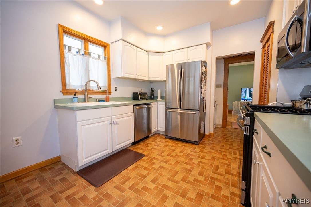 292 Potters Road Buffalo, NY 14220 - Photo 6 of 48