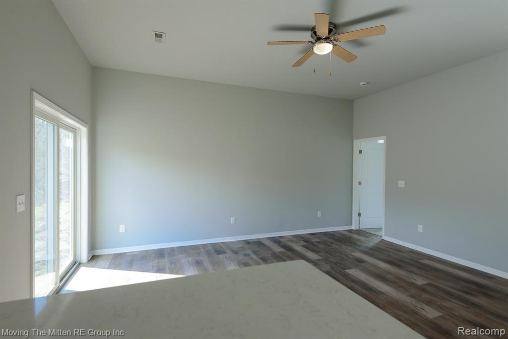43001 Willow Road New Boston, MI 48164 - Photo 11 of 40 Gallery Image 11