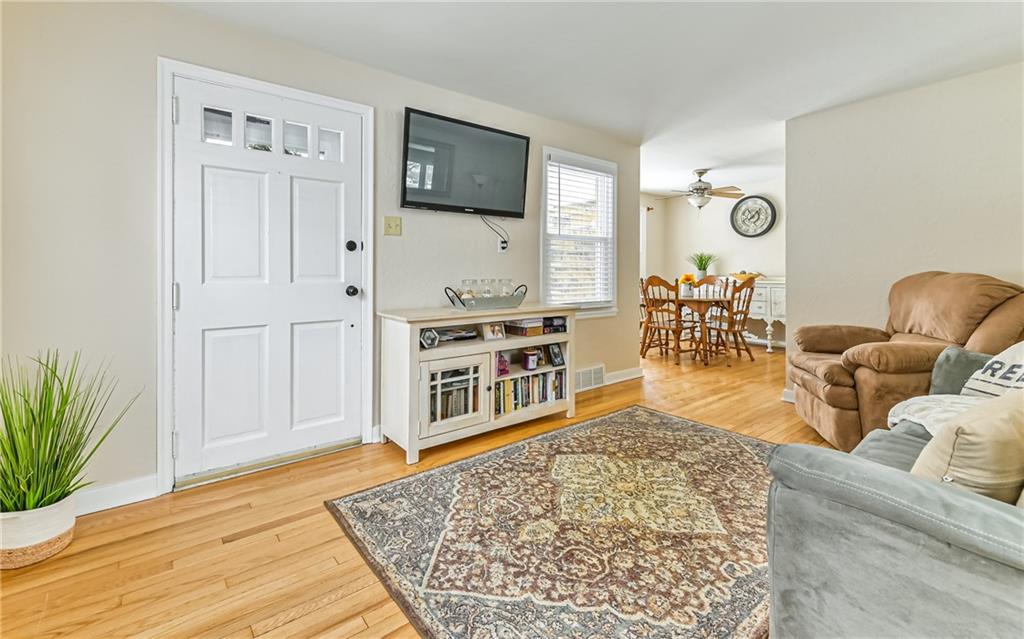 243 Soose Road Pittsburgh, PA 15209 - Photo 5 of 24 Gallery Image 5