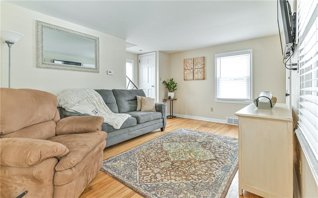 243 Soose Road Pittsburgh, PA 15209 - Photo 6 of 24 Gallery Image 6