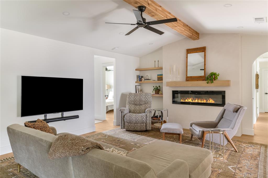 7322 Hunnicut Road Dallas, TX 75227 - Photo 4 of 25