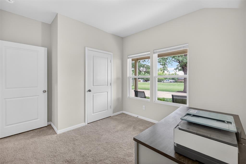 901 East 3rd Street Springtown, TX 76082 - Photo 16 of 38
