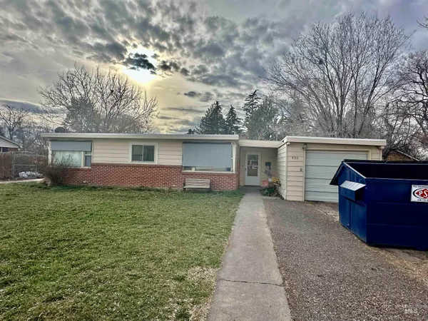 $324,999 | 455 Sunrise Boulevard North, Twin Falls, ID 83301