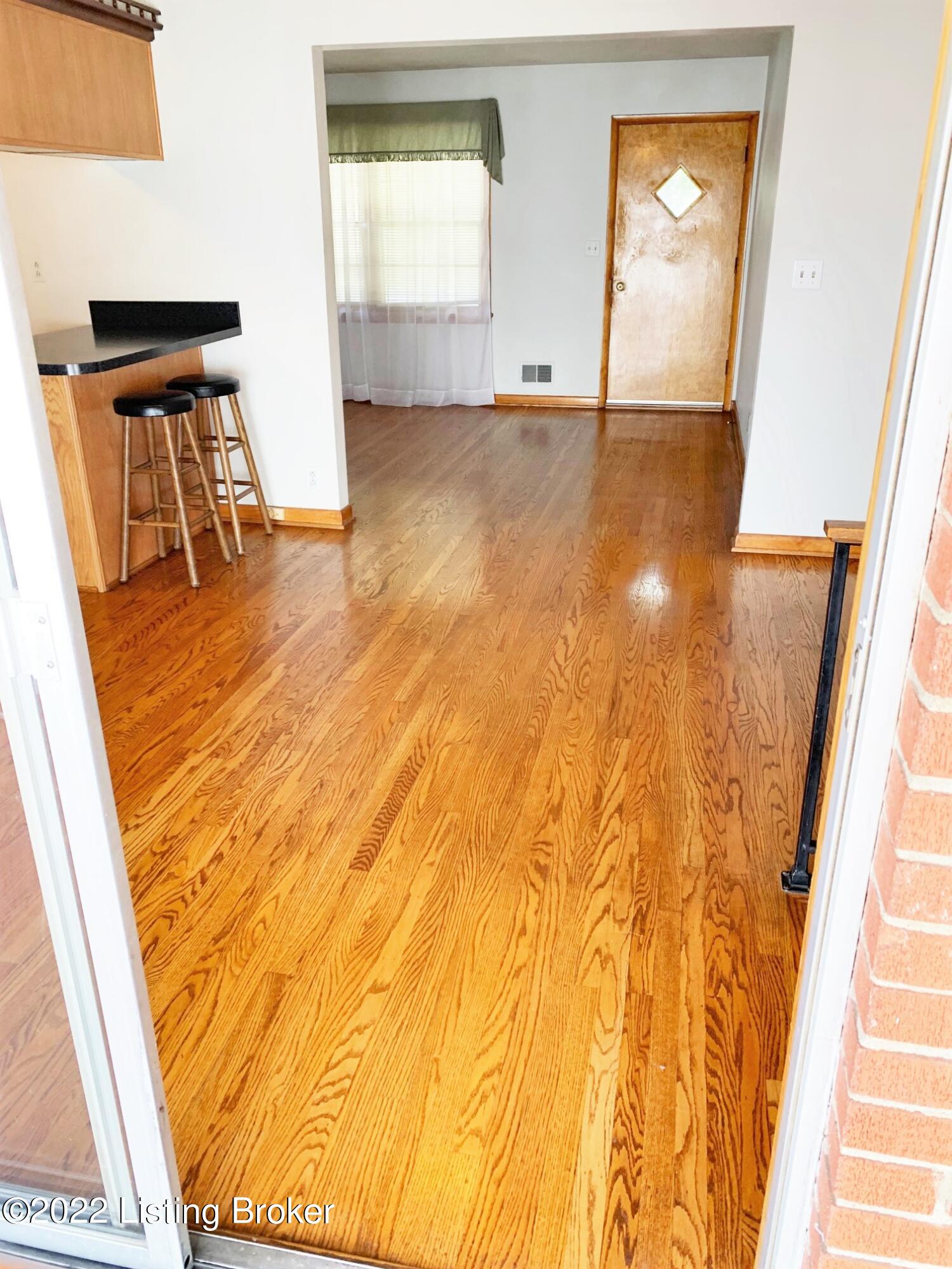 7002 Ledgerock Road Louisville, KY 40219 - Photo 11 of 28 Dining area adjoining kitchen.