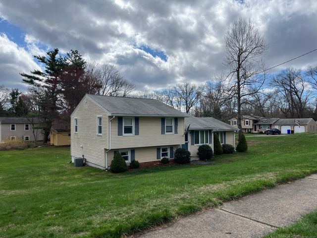$397,500 | 13 Reene Lane, Wallingford, CT 06492