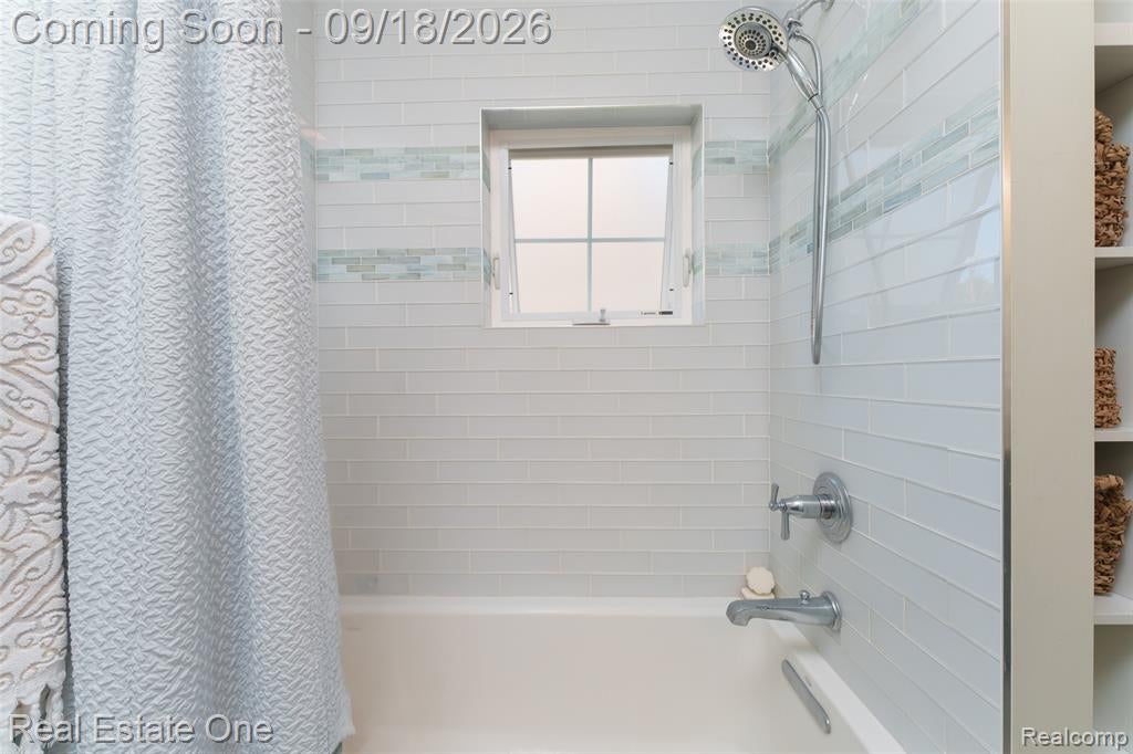 3338 Apache Trail Pinckney, MI 48169 - Photo 31 of 64 Gallery Image 31