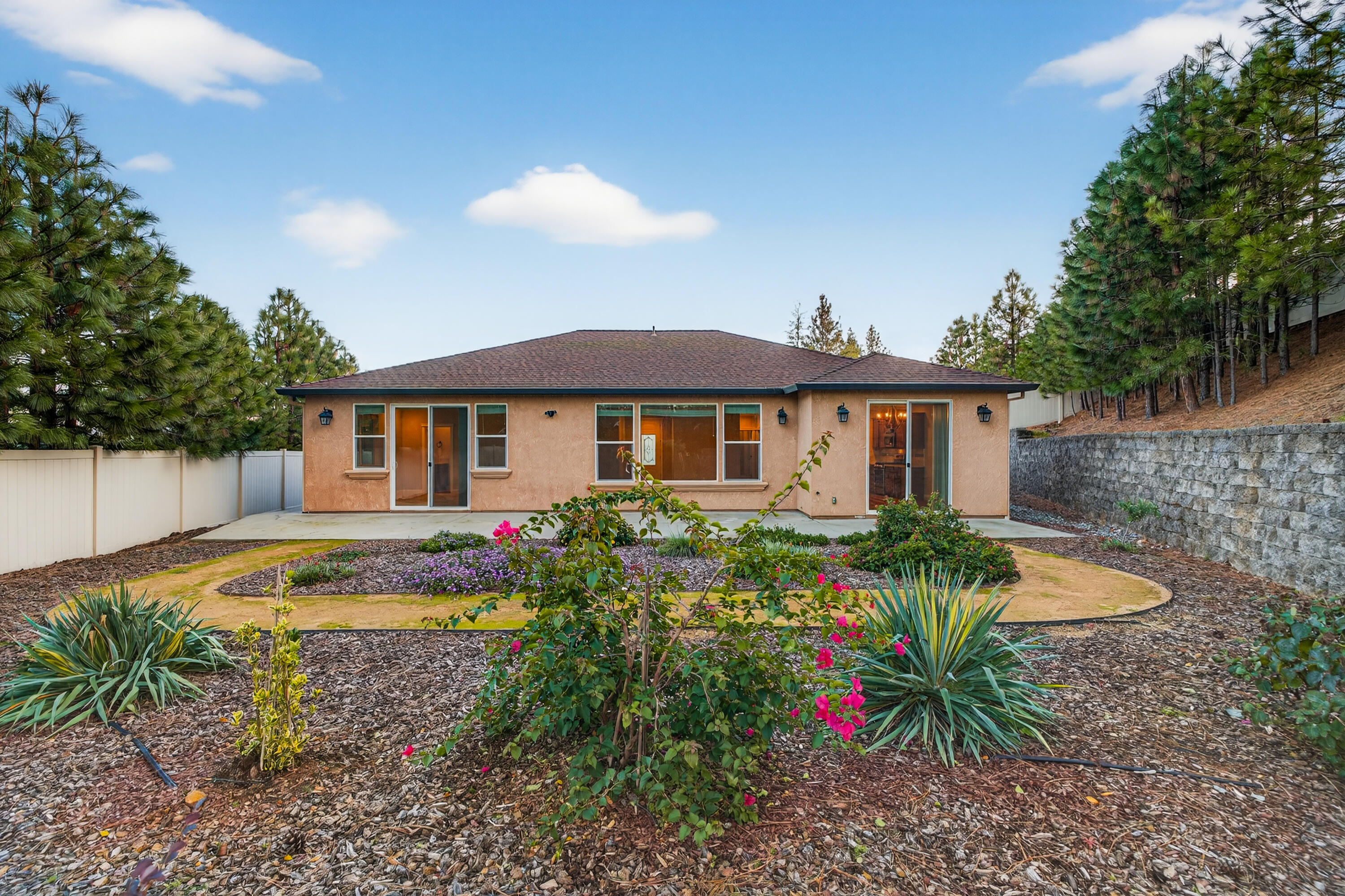 4585 Risstay Way Shasta Lake, CA 96019 - Photo 34 of 36 a front view of a house with a yard