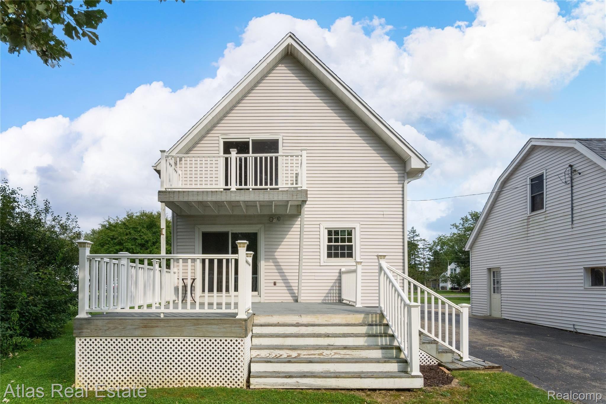 7414 Embury Road Grand Blanc, MI 48439 - Photo 2 of 42 Exteriors (6 of 13).jpg