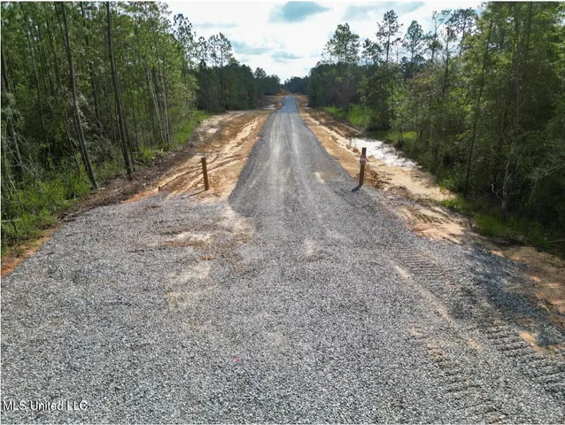 $199,000 | 5 Whitfield Dr Road, Kiln, MS 39556