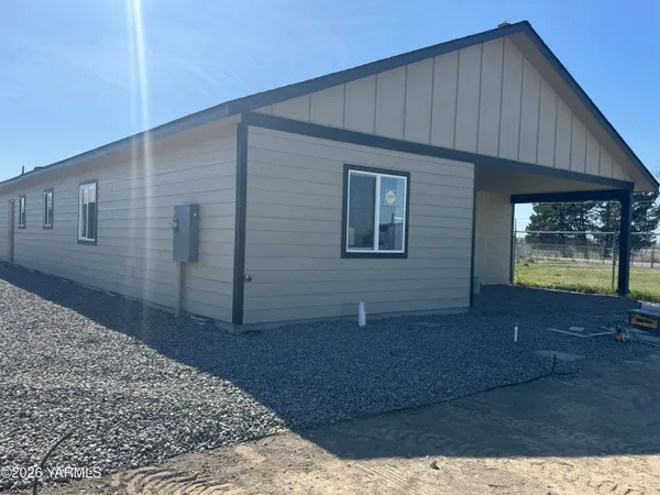 $355,000 | 122 South Street, Mabton, WA 98935