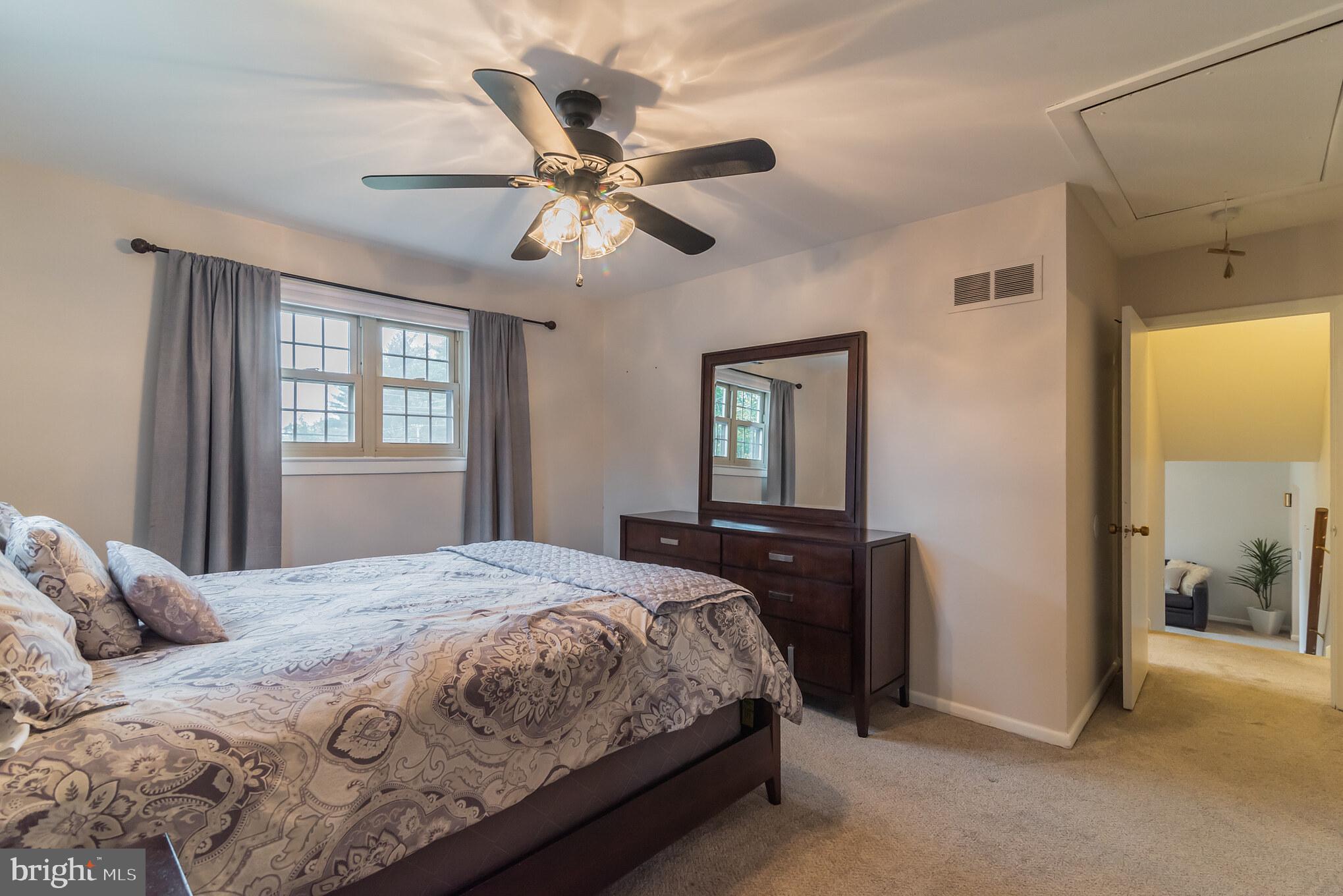 1240 Tulip Road Warminster, PA 18974 - Photo 14 of 30 Gallery Image 14