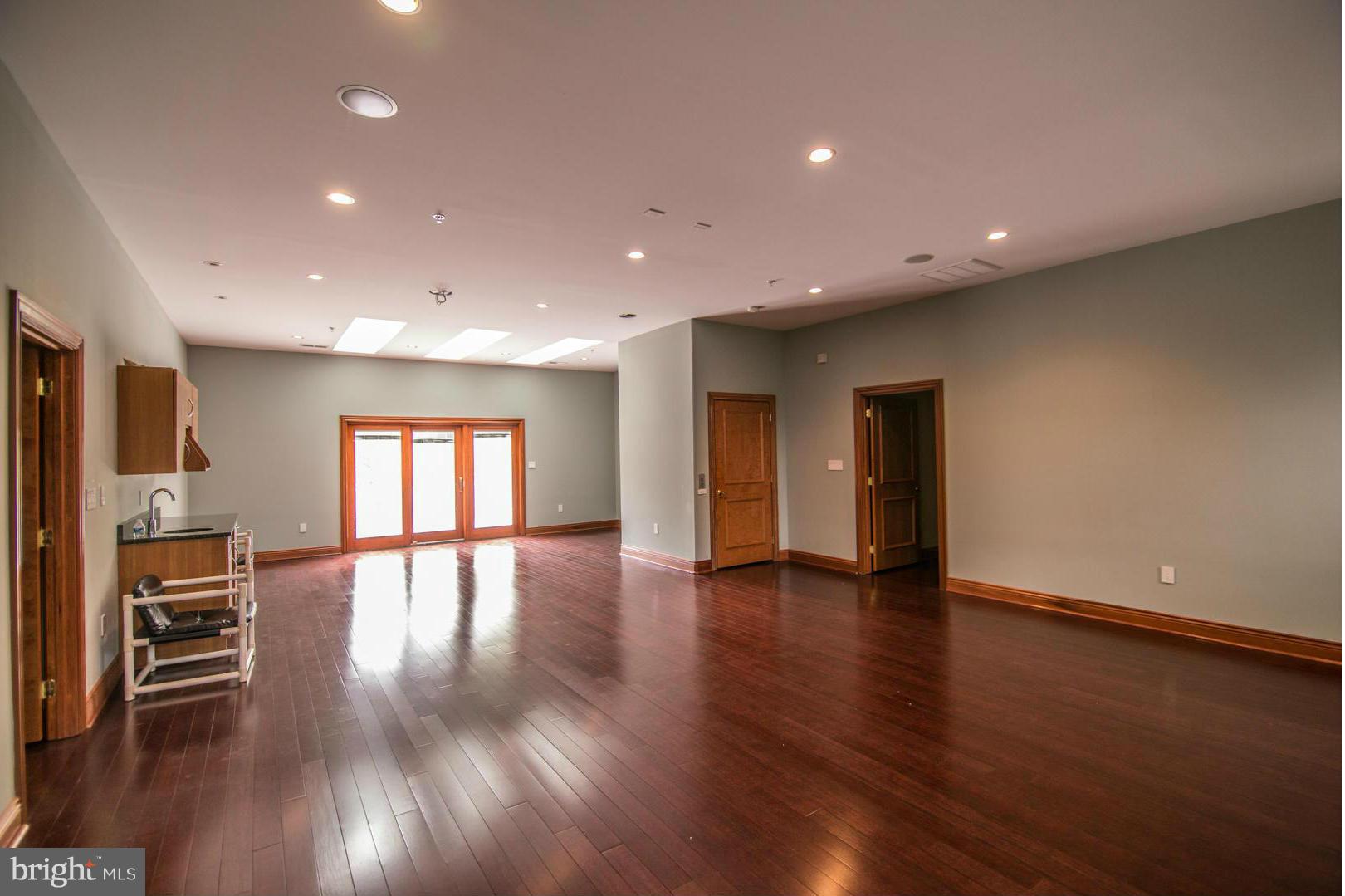 11604 River Road Potomac, MD 20854 - Photo 26 of 30 Fourth Floor Banquet Area with private deck
