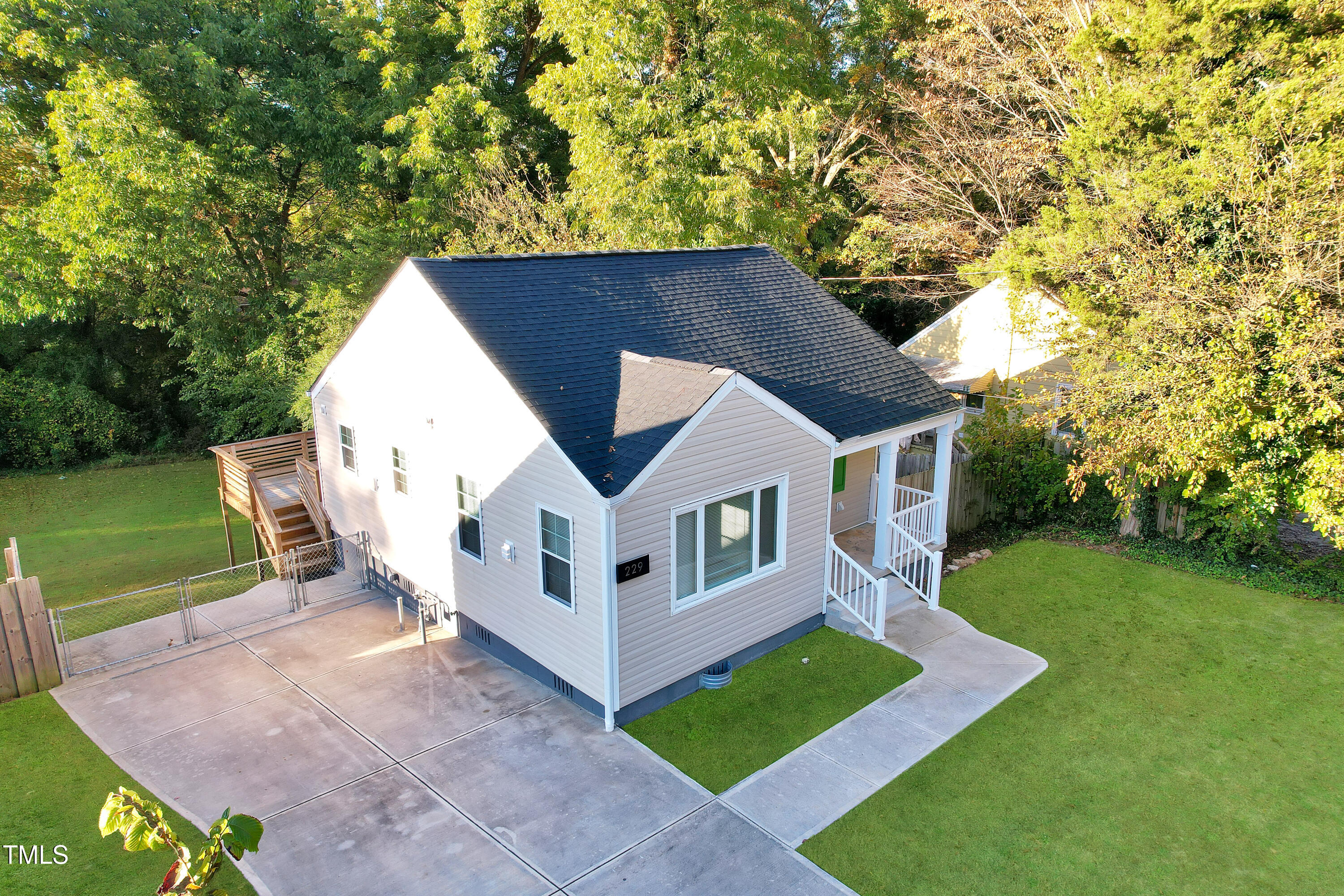 229 Pecan Road Raleigh, NC 27603 - Photo 3 of 18 9e8729e02536a771e66357a7ff670ade98721274