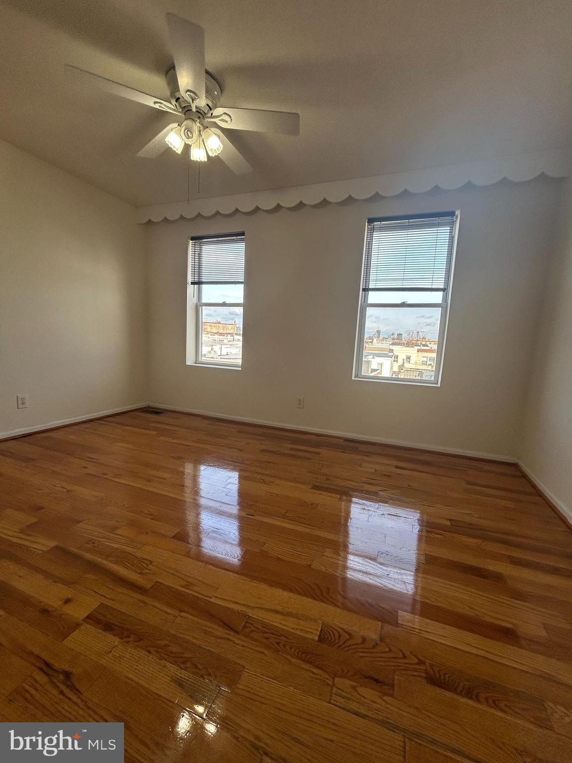 1008 Winton Street Philadelphia, PA 19148 - Photo 24 of 29 5th bedroom on 3rd floor