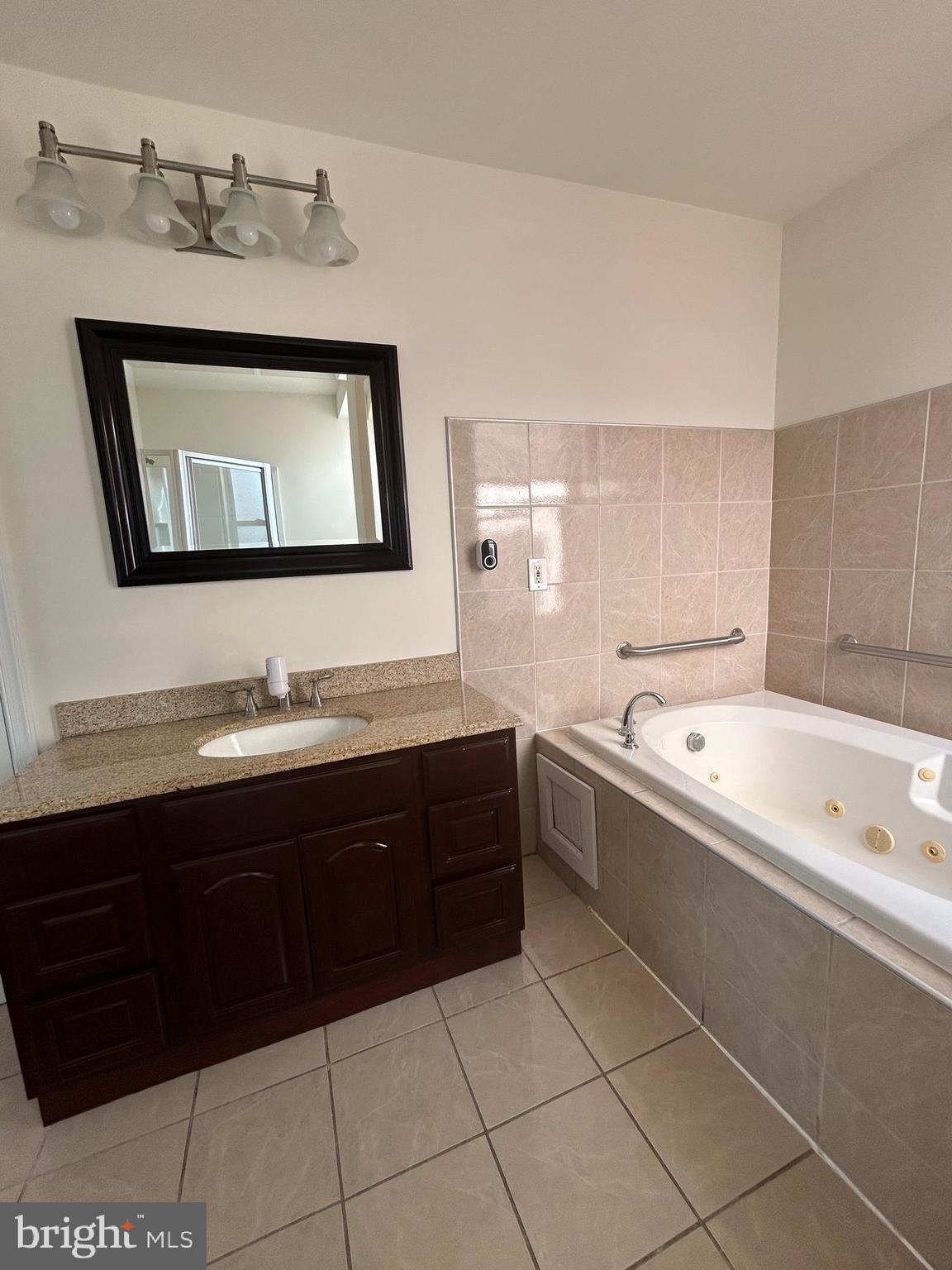 1008 Winton Street Philadelphia, PA 19148 - Photo 27 of 29 bathroom on 3rd floor