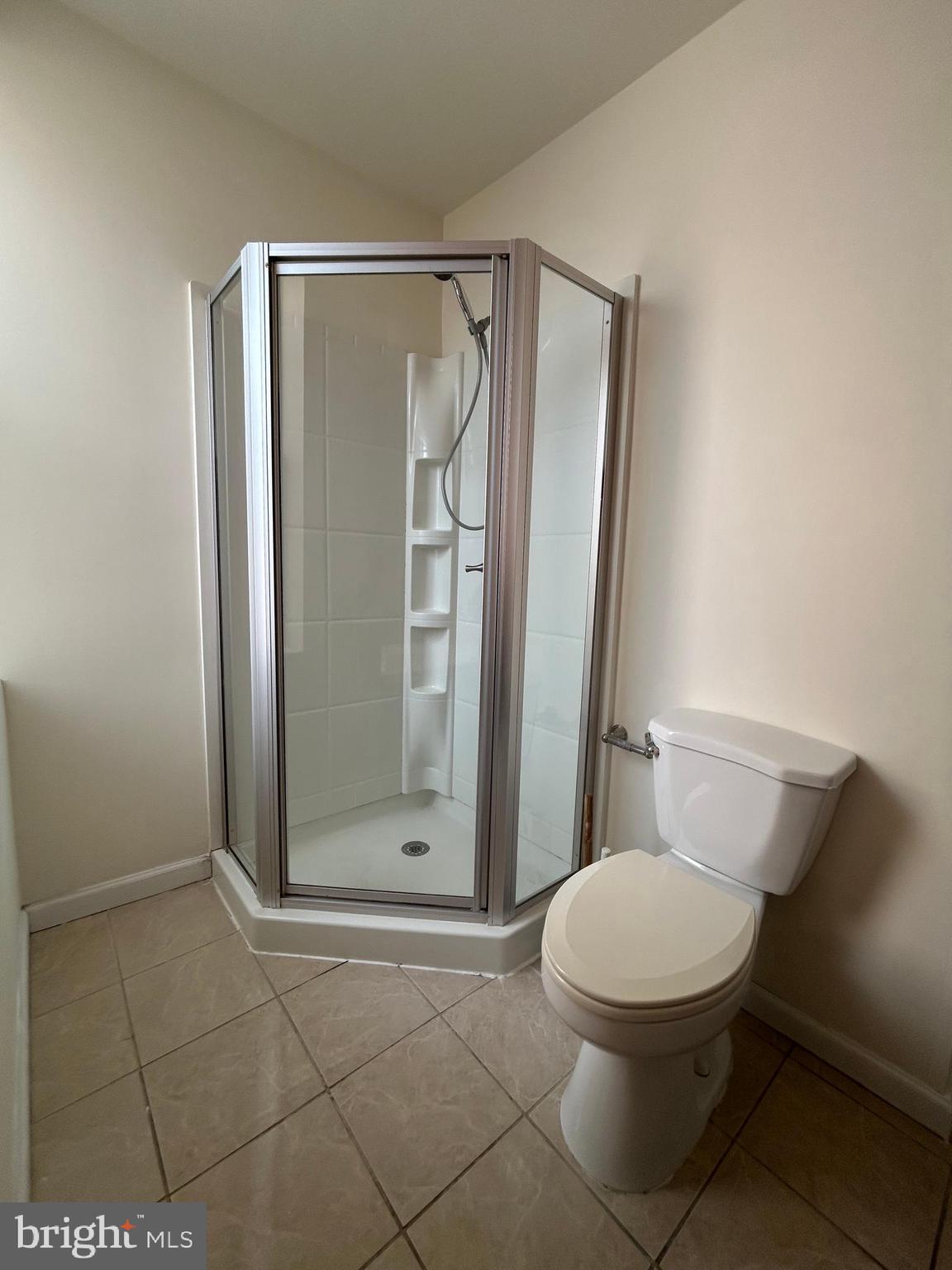 1008 Winton Street Philadelphia, PA 19148 - Photo 28 of 29 bathroom on 3rd floor