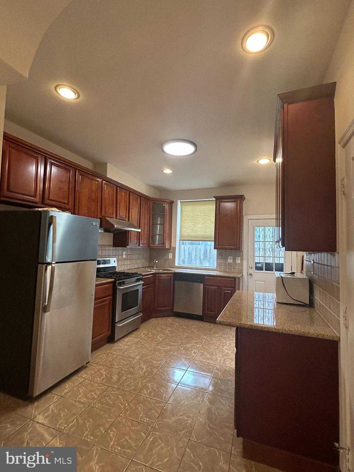 1008 Winton Street Philadelphia, PA 19148 - Photo 3 of 29 kitchen