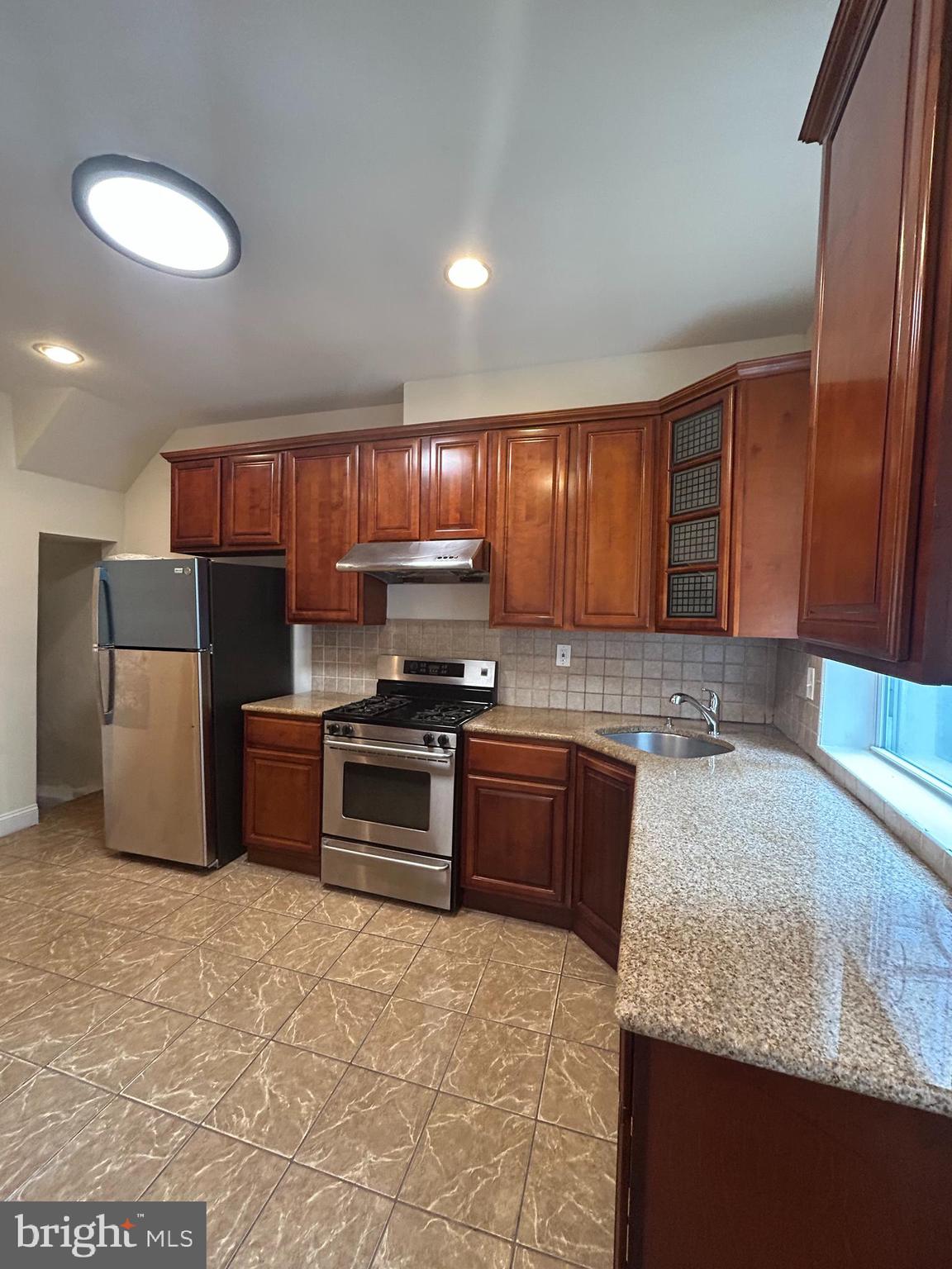 1008 Winton Street Philadelphia, PA 19148 - Photo 4 of 29 kitchen