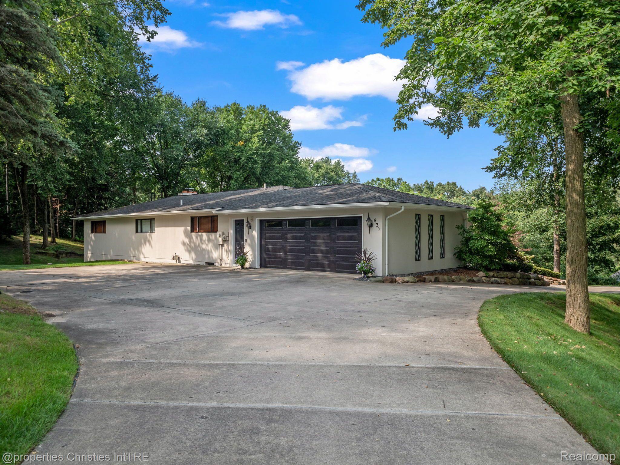 835 Northgate Road Rochester, MI 48306 - Photo 4 of 65 Gallery Image 4