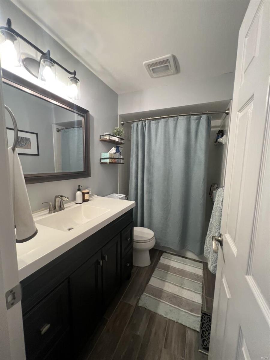 824 Dutch Mill Drive Ballwin, MO 63011 - Photo 5 of 8