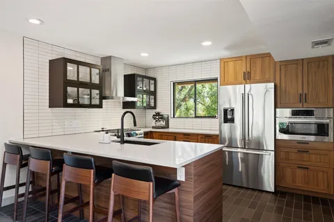 $699,500 | 1702 Deerfield Drive, Austin, TX 78741