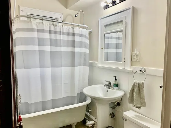 $1,750 | 2828 28th Avenue South, Unit 1, Minneapolis, MN 55406