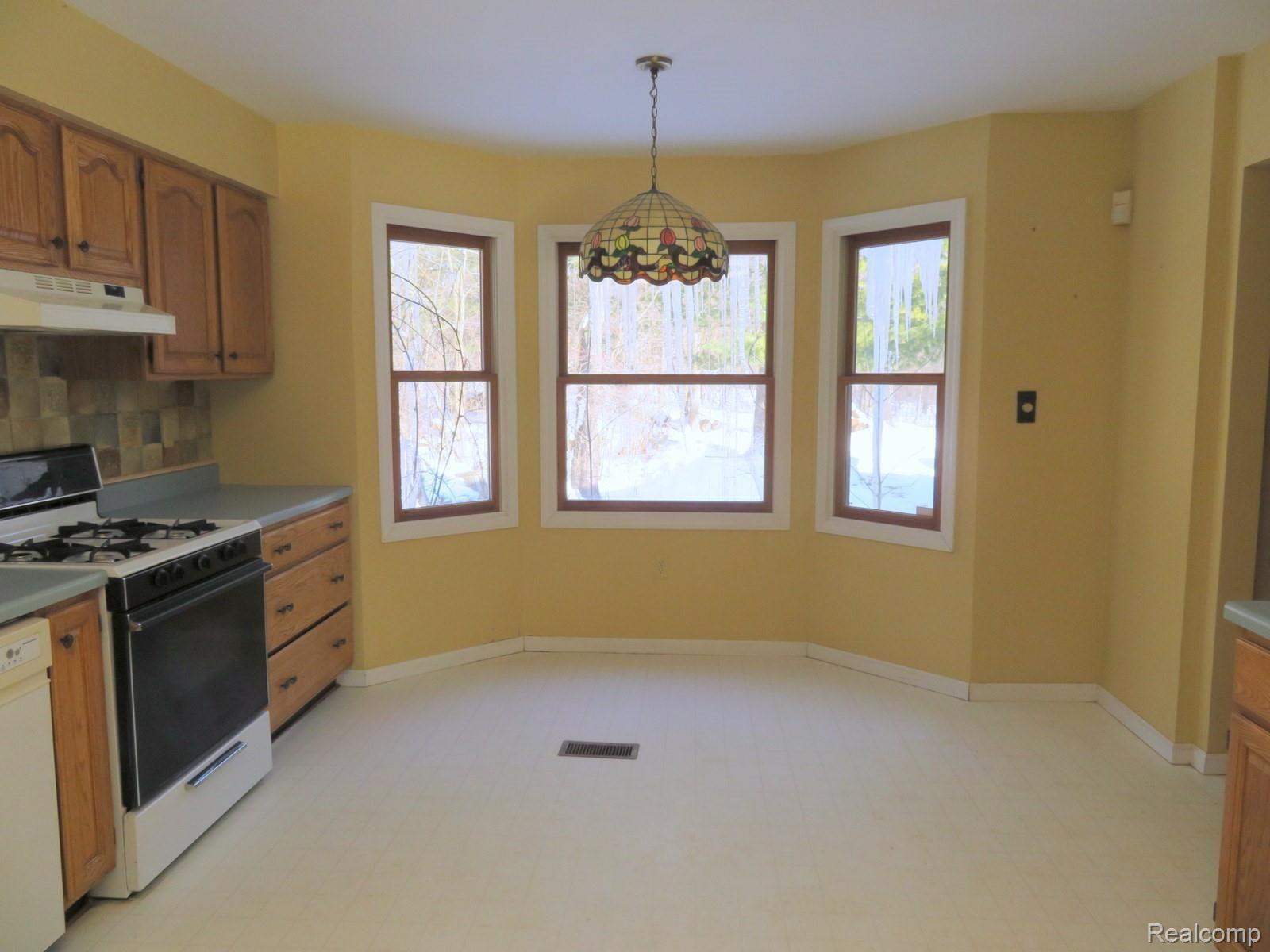 7121 Mabley Hill Road Fenton, MI 48430 - Photo 4 of 24 Easting Area.JPG