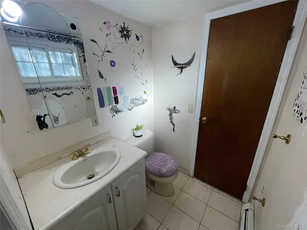 $749,000 | 840 Robin Court, Baldwin, NY 11510