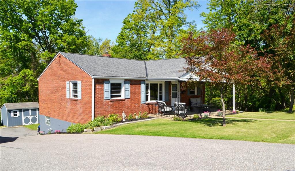 238 Castle Road Pittsburgh, PA 15234 - Photo 2 of 23 Gallery Image 2