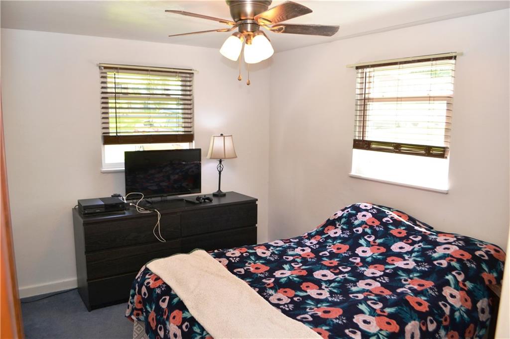 238 Castle Road Pittsburgh, PA 15234 - Photo 12 of 23 Gallery Image 12