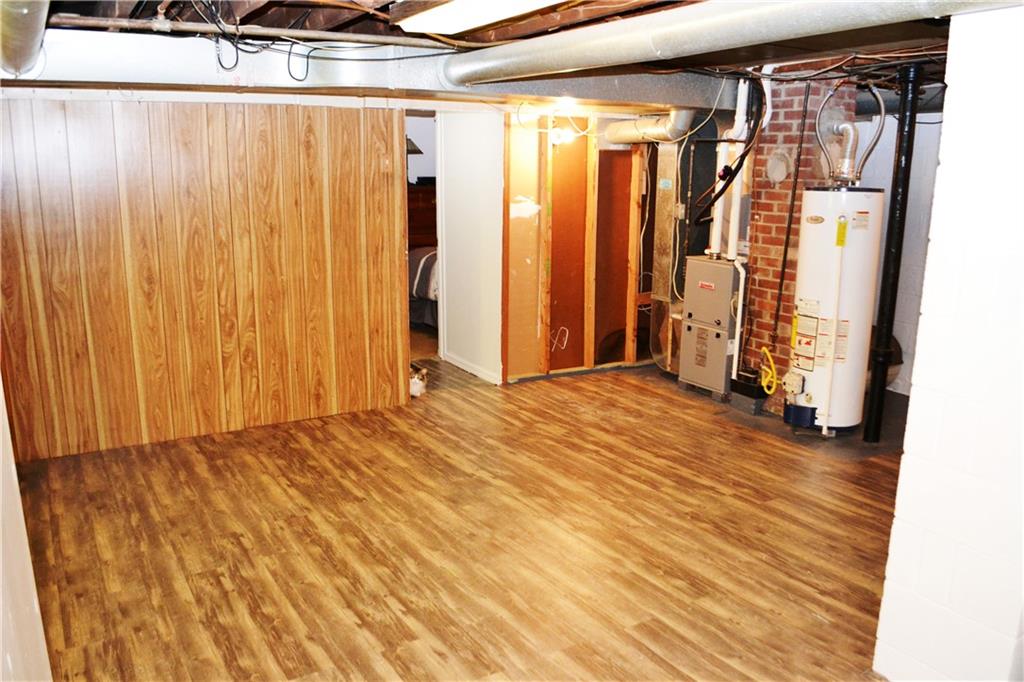 238 Castle Road Pittsburgh, PA 15234 - Photo 16 of 23 Gallery Image 16